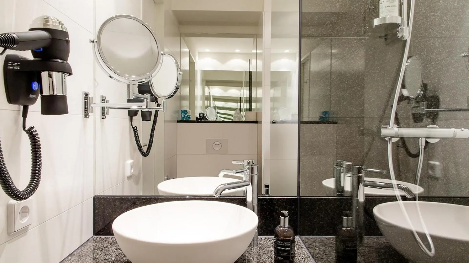 Hotel Motel One Antwerp