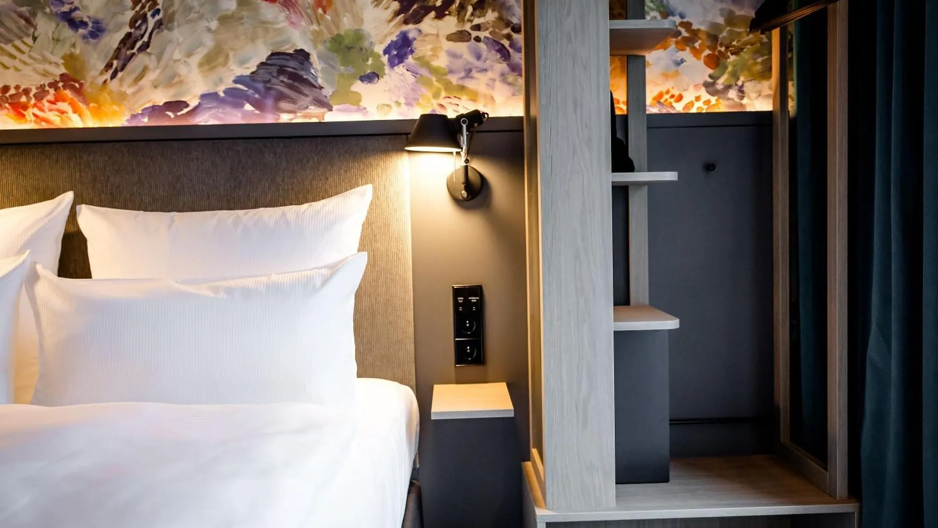 Motel One Antwerp Hotel